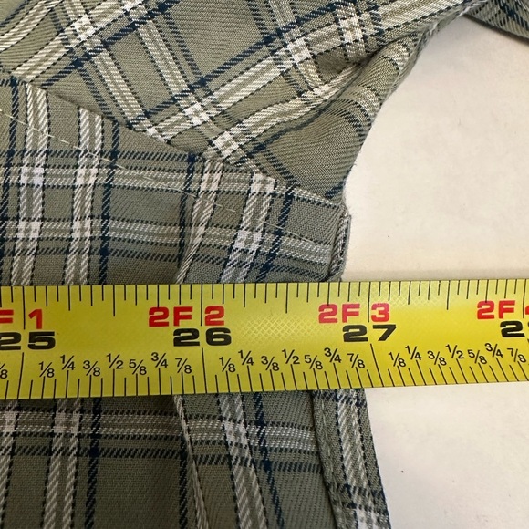 L.L Bean Traditional Fit SOLD UNABLE TO DELETE - Picture 7 of 8